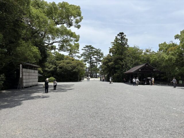 一の鳥居 →「参道」②(伊勢神宮・外宮)