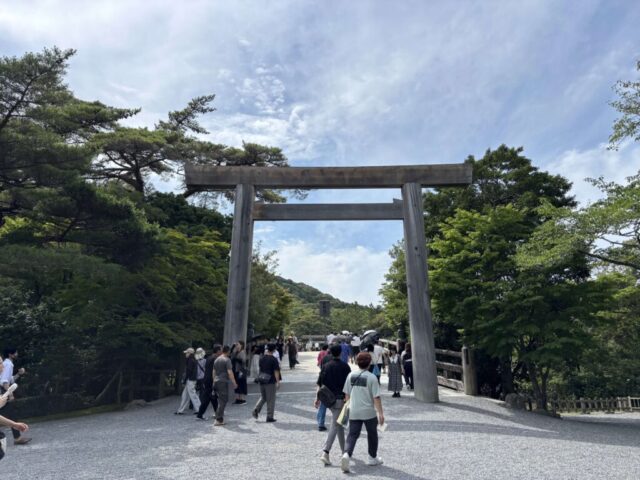 二の鳥居 前（伊勢神宮・内宮）