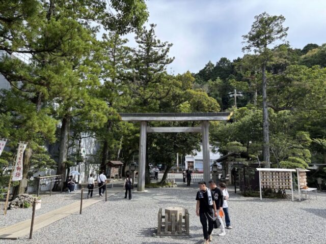 拝殿→「鳥居」(猿田彦神社)
