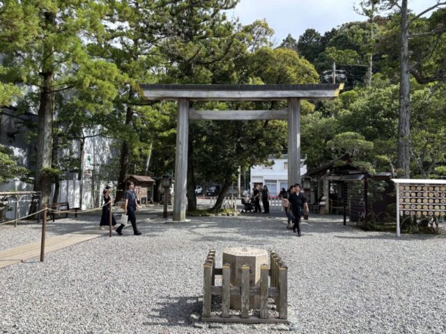 参道→「鳥居」(猿田彦神社)